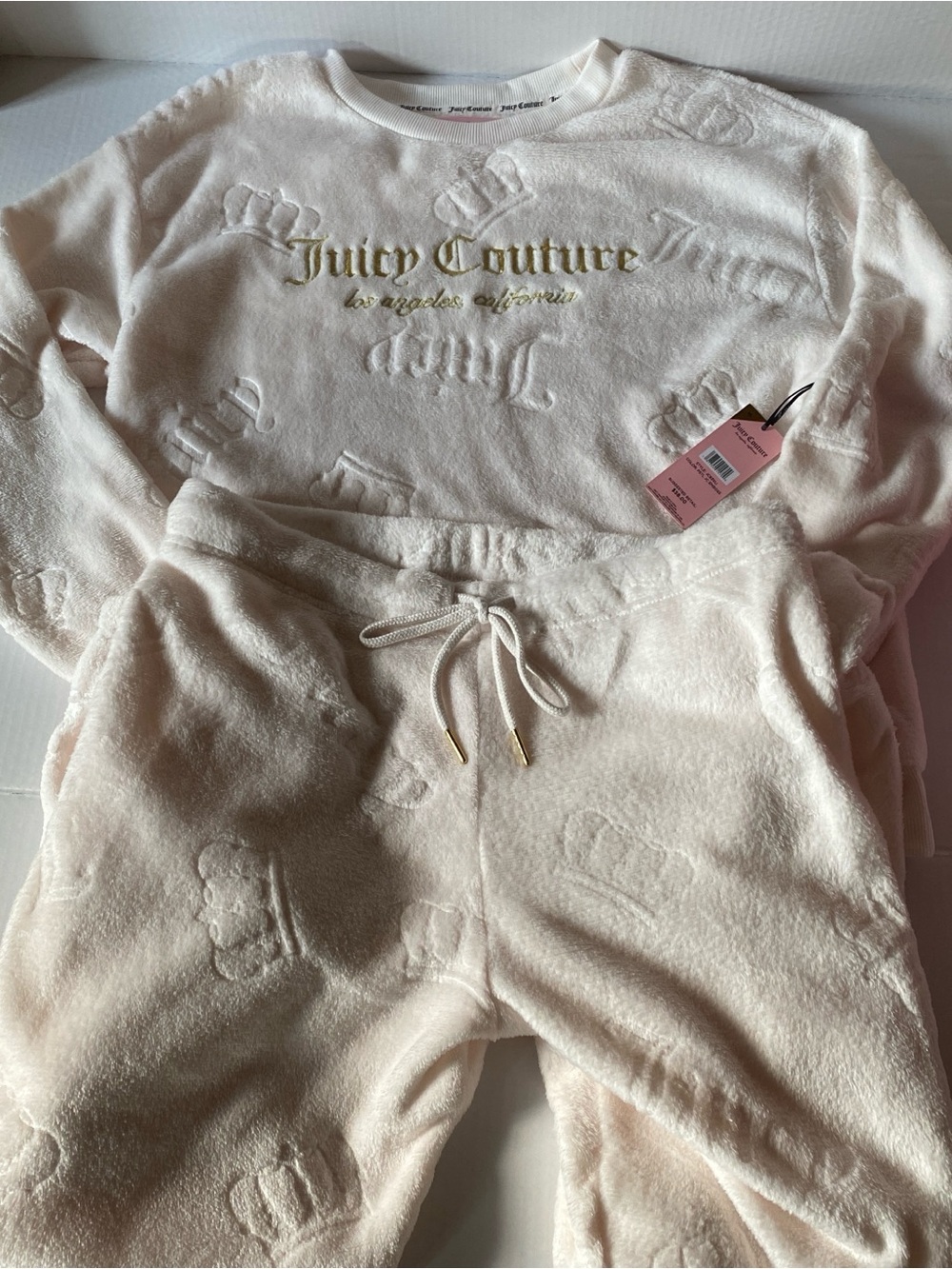 NWT Juicy Couture Lounge Set Soft Fleece Fabric with Gold Logo Cream Colored M